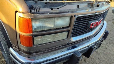1994-1999 Chevy Suburban Front Grille Assembly Oem Brown 12388709