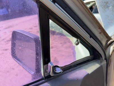 88-93 Isuzu Pup Driver Left Front Vent Window Small Door Glass With Frame Oem