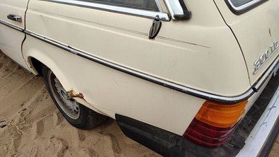 1980 Mercedes 300Td Driver Left Rear Moulding On Quarter Panel Oem
