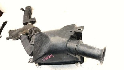 03-04 Town Car Complete Air Intake Cleaner Filter Box Housing With Tube Oem 4.6L