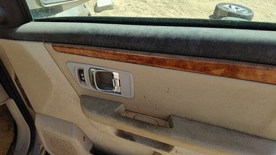 07-08 Grand Vitara Xl-7 Passenger Right Front Door Trim Panel With Switches Tan