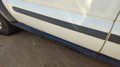 2005 Jeep Liberty Driver Left Front Moulding From Door Oem Trim Strip