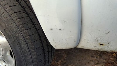 2001 Chevy Suburban Driver Left Rear Wheel Flare Moulding Back 50U Summit White