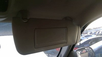 2004-2005 Chevy Suburban Passenger Right Sun Visor Oem Tan 522 15269595