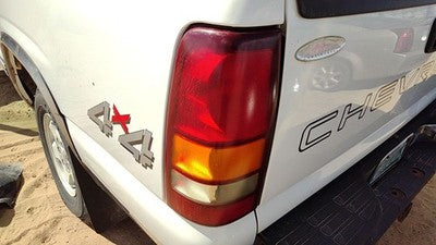 1999-2002 Chevy Silverado 1500 Driver Left Tail Light Brake Lamp Oem Rear