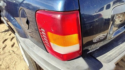 2003-2004 Jeep Grand Cherokee Driver Left Tail Light Brake Lamp Oem Rear