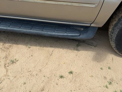 2001-2006 Chevy Suburban Passenger Right Running Board Side Step Oem 4X4