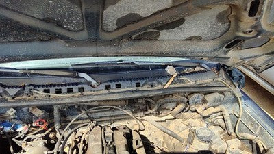 1997 Suzuki Sidekick Windshield Wiper Cowl Vent Trim Panel Oem Cover