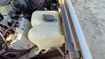 1994 Chevy Suburban Windshield Washer Fluid Reservoir With Pump Oem Wiper Tank