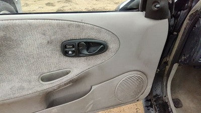 1999 Saturn Sl2 Driver Left Front Door Trim Panel With Master Switch Gray
