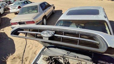 2000-2002 Subaru Legacy Front Grille Assembly Oem Silver 91121Ae010