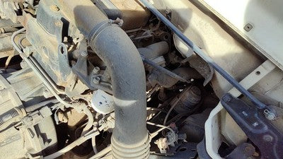 1996 Isuzu Npr Air Intake Tube From Filter Box Oem 4Bd2 3.9L
