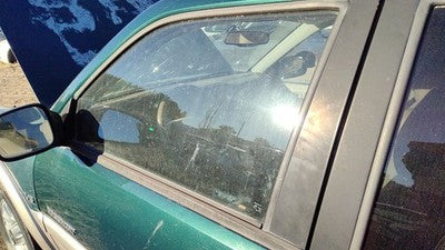 1998-2002 Honda Passport Driver Left Front Side Window Door Glass Oem