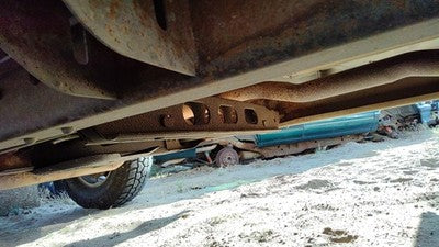 2004 Silverado 1500 Torsion Bar Crossmember Mount Bracket Oem 5.3L