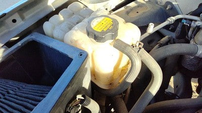 2000-2004 Chevy Suburban Coolant Reservoir Radiator Overflow Tank Bottle Oem