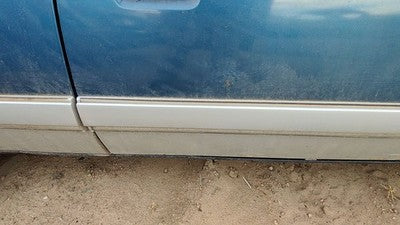 89 Olds Cutlass Calais Passenger Right Front Moulding From Door Trim Blue 2 Door