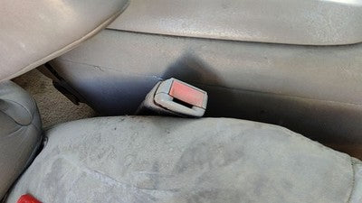 1999 Gmc Yukon Passenger Right Front Seat Belt Buckle Receiver Oem Tan 522