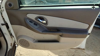 04-05 New Style Malibu Passenger Right Front Door Panel Wth Switches Neutral 52E