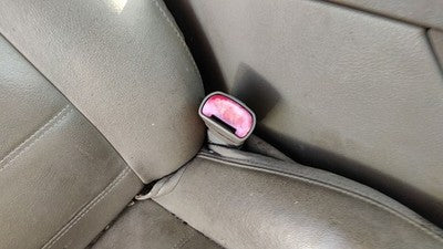 2002-2005 Ford Explorer Passenger Right Front Seat Belt Buckle Receiver Tan Gp