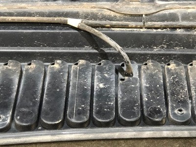 02 Ford F250 Super Duty Windshield Wiper Cowl Vent Trim Panel Grille Powerstroke