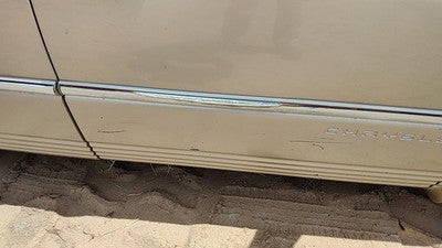 00 Town & Country Passenger Right Front Moulding From Door Oem Trim Strip Gold