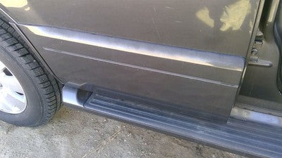 06-10 Mountaineer Passenger Right Rear Moulding From Door Back Trim Charcoal G5