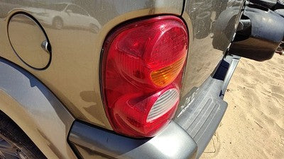 2002-2004 Jeep Liberty Driver Left Tail Light Brake Lamp Oem Rear 55155829Ah
