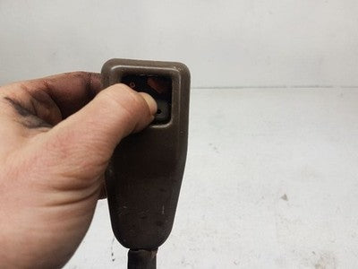 1987 Mazda B2000 Driver Side Seat Belt Buckle Female 86-91 Oem