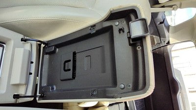 10-14 Legacy Outback Center Console Lid Only Arm Rest Fold Down Wil Warm Ivory