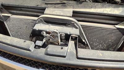 2001 2002 Silverado 2500 Hd Hood Latch Assembly With Bracket Oem 8.1l