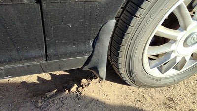 05 Hyundai Xg350 Passenger Right Moulding From Fender Mud Flap Rock Guard Black