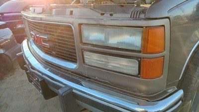 1994-1999 Chevy Suburban Front Grille Assembly Oem Brown 12388709