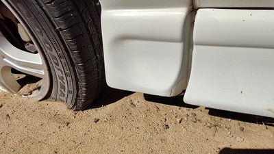 2007 Chevy Uplander Passenger Right Rear Moulding On Quarter Panel Oem White 50U