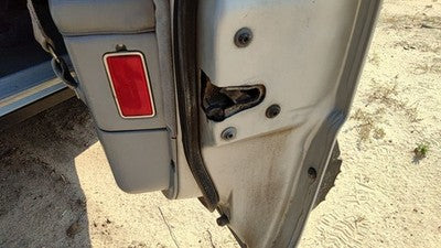 1990 Olds 88 Passenger Right Front Door Latch With Rods/Cables Oem