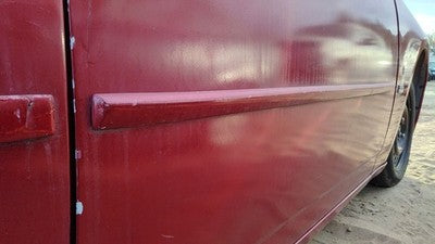 06-10 Charger Passenger Right Front Moulding From Door Trim Prh Inferno Red