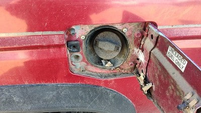 1986-1997 Nissan Hardbody Fuel Filler Neck Assembly With Gas Cap Oem 1722001G01
