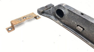 1990 Chevy Silverado 1500 Torssion Bar Mount Crossmember Bracket Keys Hardware