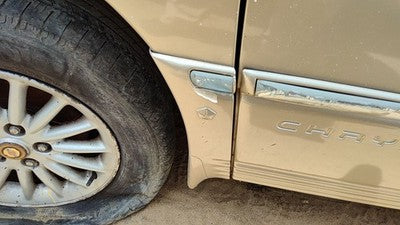 96-00 Town & Country Driver Left Moulding From Fender Oem Trim Strip Gold