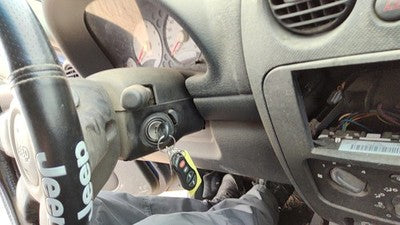 2002-2004 Jeep Liberty Steering Column Assembly Oem 05057080Aa