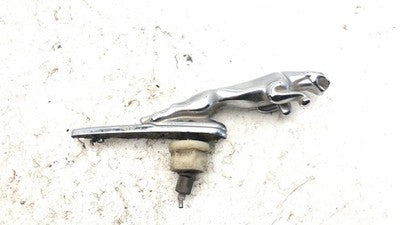 95-03 95-03 Jaguar Xj Xj6 Xj8 Hood Emblem Ornament Badge Oem
