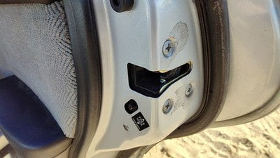 2000-2004 Subaru Legacy Passenger Right Rear Door Latch With Rods/Cables Back