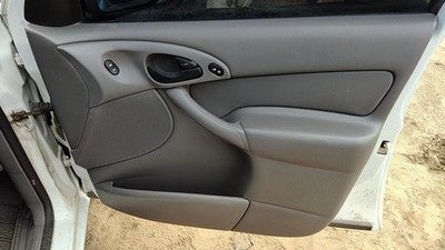 00-03 Focus Station Wagon Passenger Right Front Inside Door Trim Panel Switches