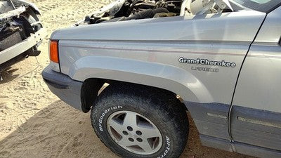 1993-1998 Jeep Grand Cherokee Driver Left Front Fender Oem Silver 55031834