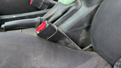 2003-2007 Saturn Ion Driver Left Front Seat Belt Buckle Receiver Oem Black 19E
