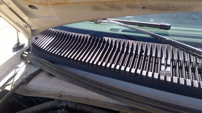 1993 Ford Van E150 Windshield Wiper Cowl Vent Trim Panel Oem Grille