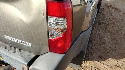 2002-2004 Nissan Xterra Passenger Right Tail Light Brake Lamp Oem Rear