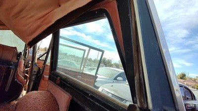 1984 Jeep Grand Wagoneer Passenger Right Inner Quarter Glass Trim Oem