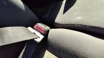 06-11 Gmc Canyon Passenger Right Front Seat Belt Buckle Receiver Dark Pewter 19J