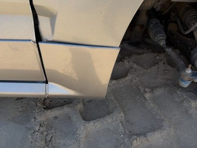 04-05 Srx Passenger Right Moulding From Fender Oem Trim Strip Silver 42U
