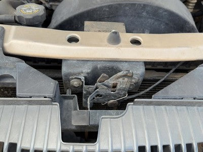 2004-2007 Buick Rainier Hood Latch Assembly With Bracket Oem 15176209